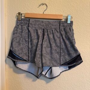 Lululemon SeaWheeze geometric/3D design running shorts - size 6